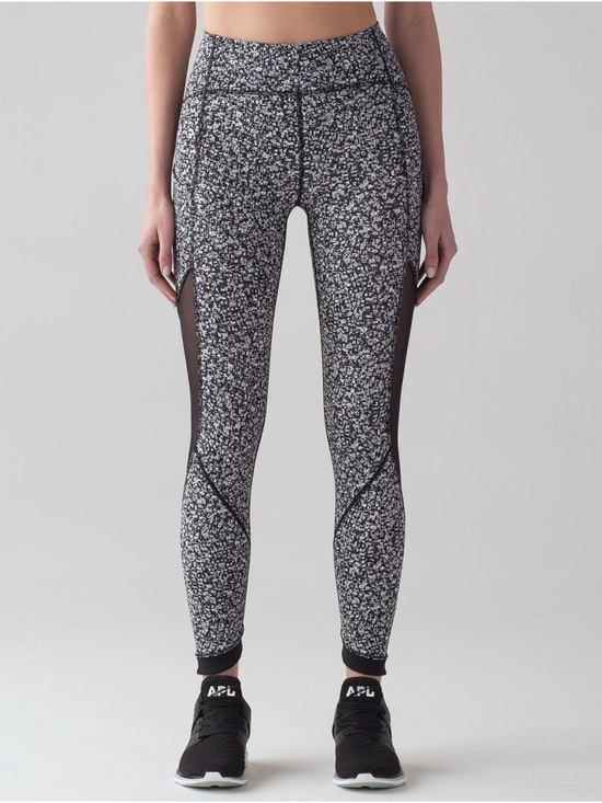 lululemon athletica Pants - Lululemon Sole Training 7/8 Tight Daisy Dust Alpine White Black Size 6
